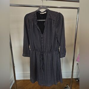 Daniel Rainn Women’s Medium Navy Chevron V-Neck Dress 3/4 Sleeve Elastic Waist